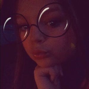 Meet your Posher, Jillian